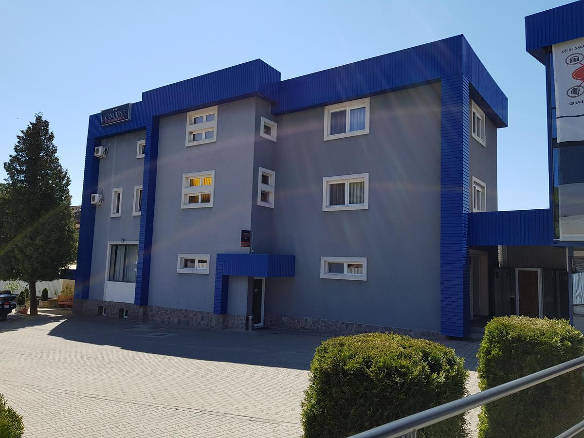 Pension Eurosandoor Совата Екстериор снимка